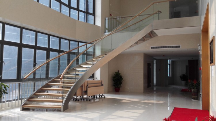 辦公樓玻璃護欄弧形樓梯案例