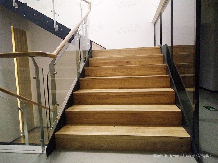 如何選擇定制樓梯材質
