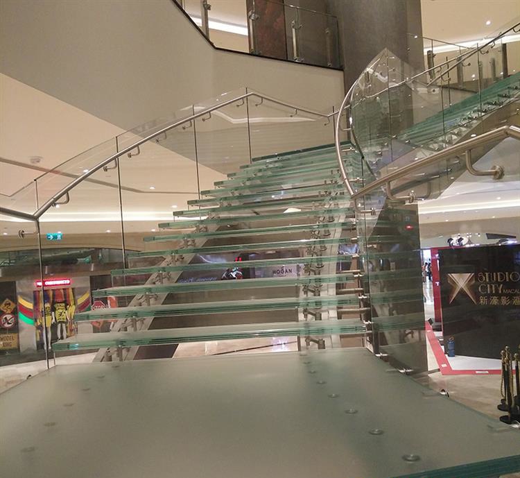 玻璃弧形樓梯