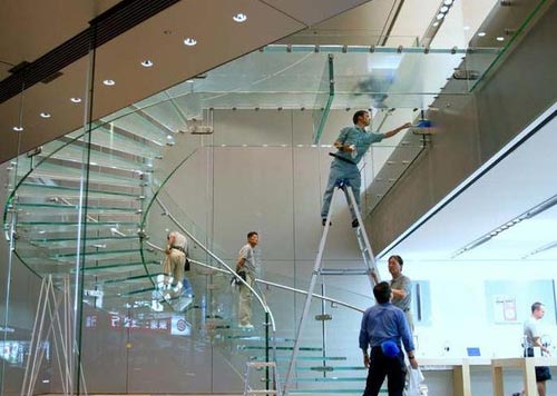 玻璃旋轉樓梯